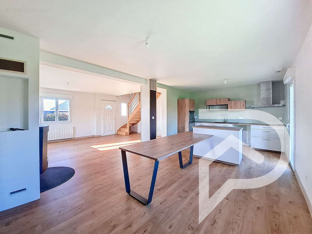 Maison à SAINT-MARTIN-EN-CAMPAGNE