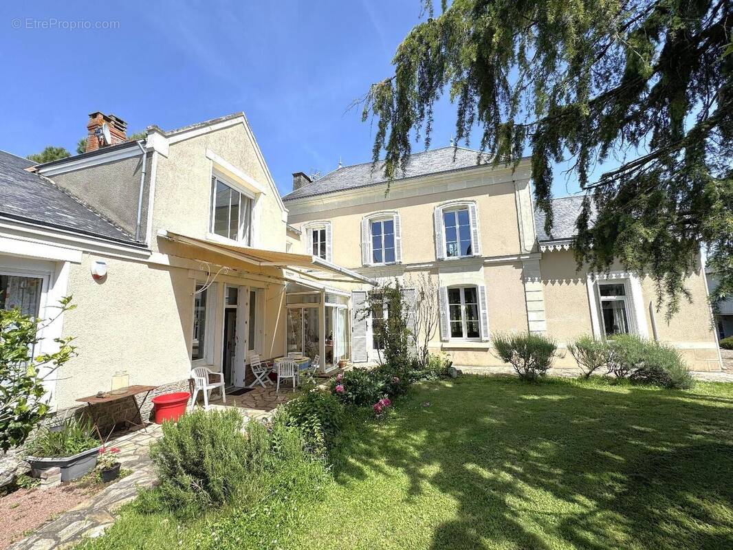   - Maison à OIRON