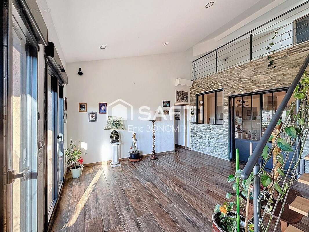 Photo 2 - Appartement à FREJUS