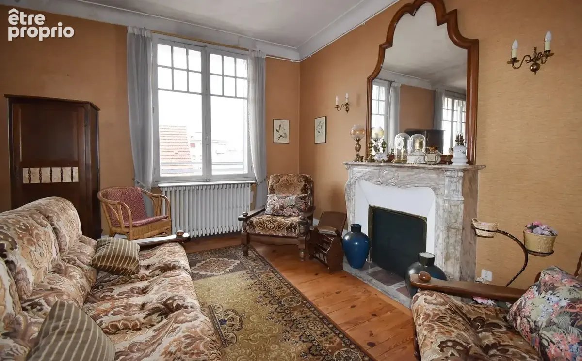 Vente à Vichy d'un grand T3 de 91 m², quartier République. - photo 5