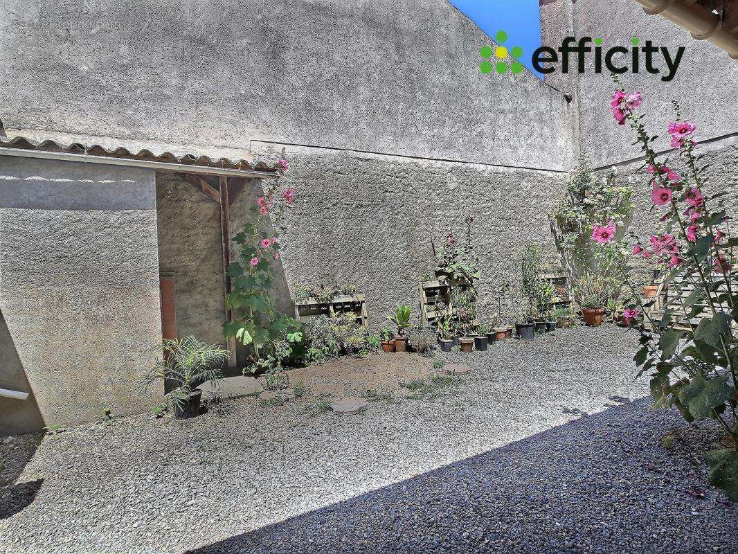 Maison à MAUZE-SUR-LE-MIGNON