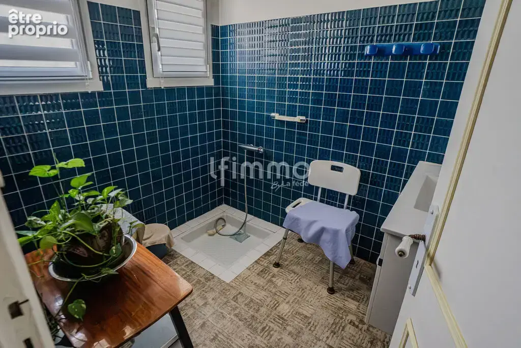 Maison de plain-pied avec jardin et grand garage - photo 8