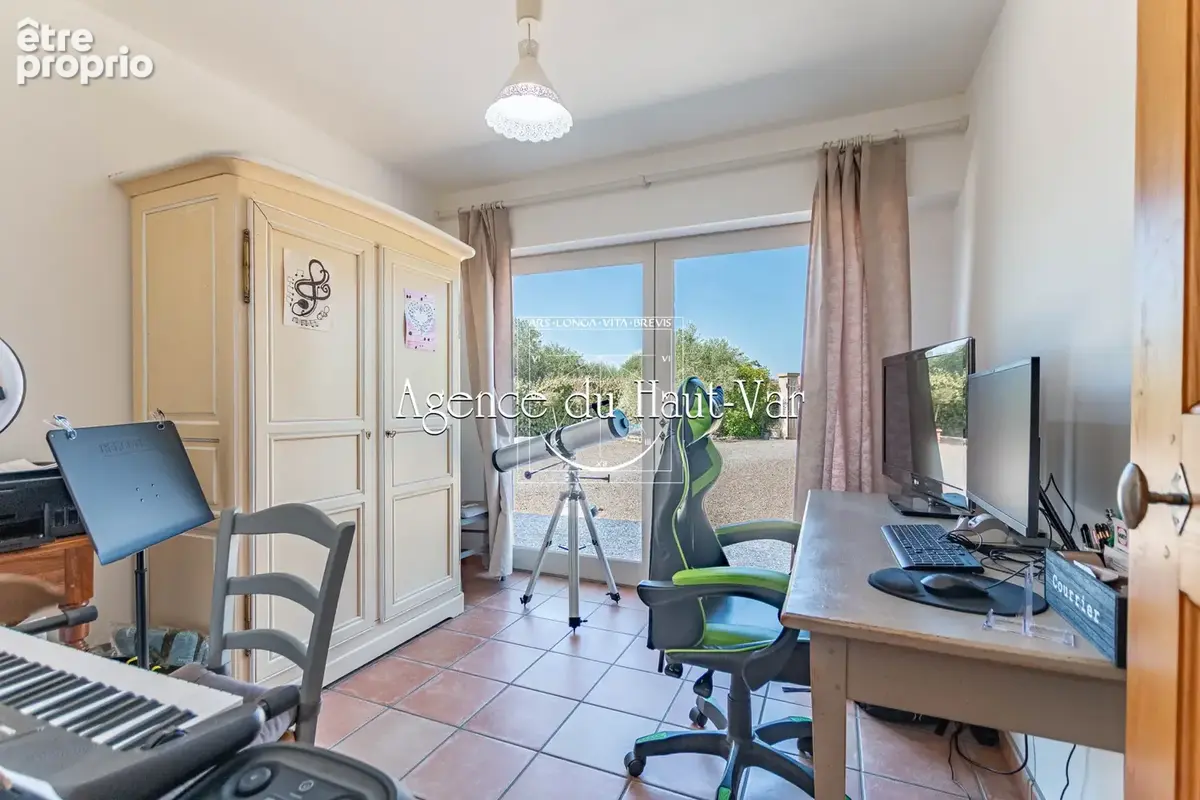 Villa récente 170m2, terrain paysager 3000m2 - photo 37