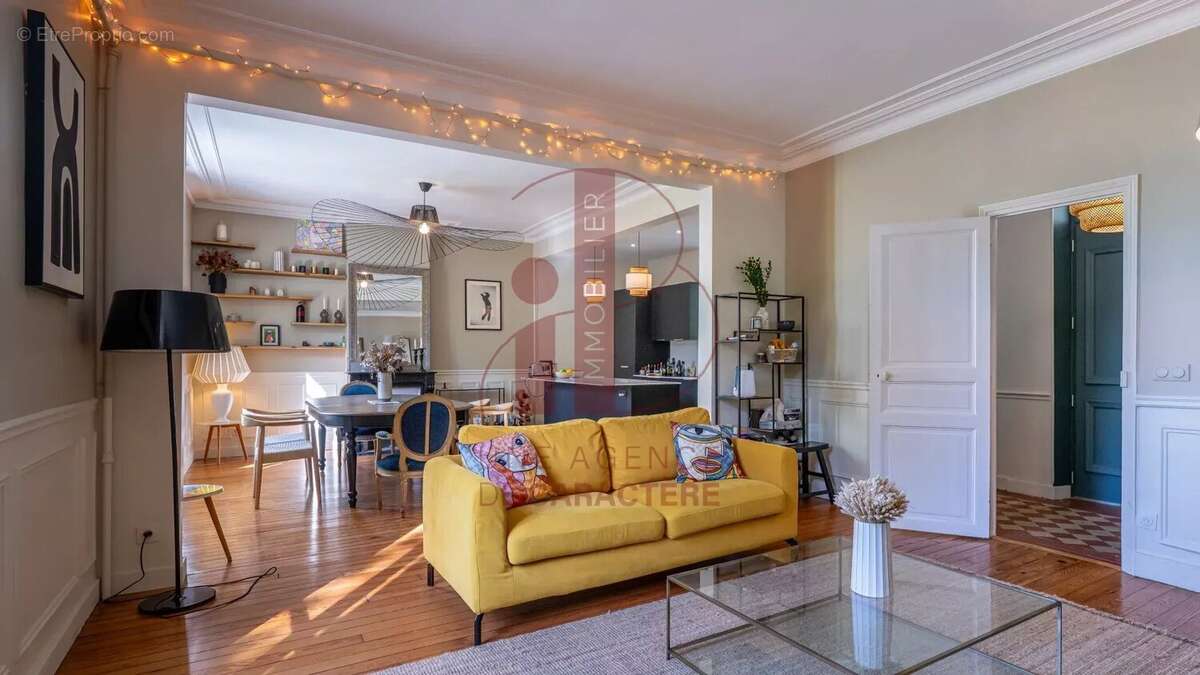 Maison à FONTAINEBLEAU