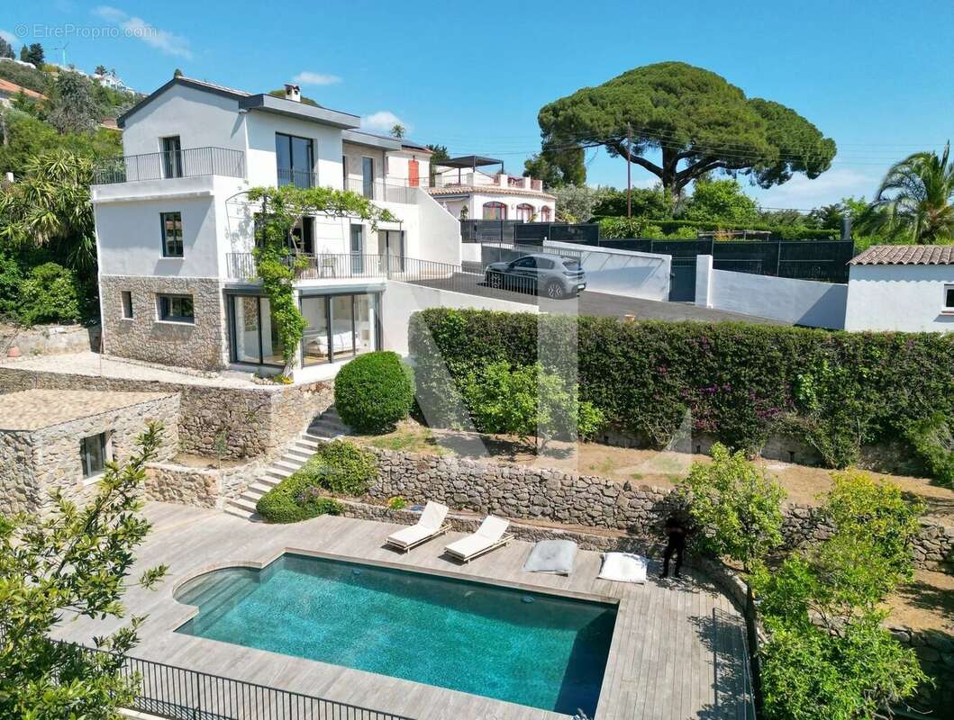 Maison à VALLAURIS