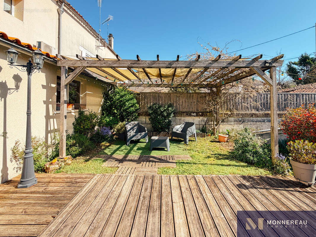 Maison à CHATEAUNEUF-SUR-CHARENTE