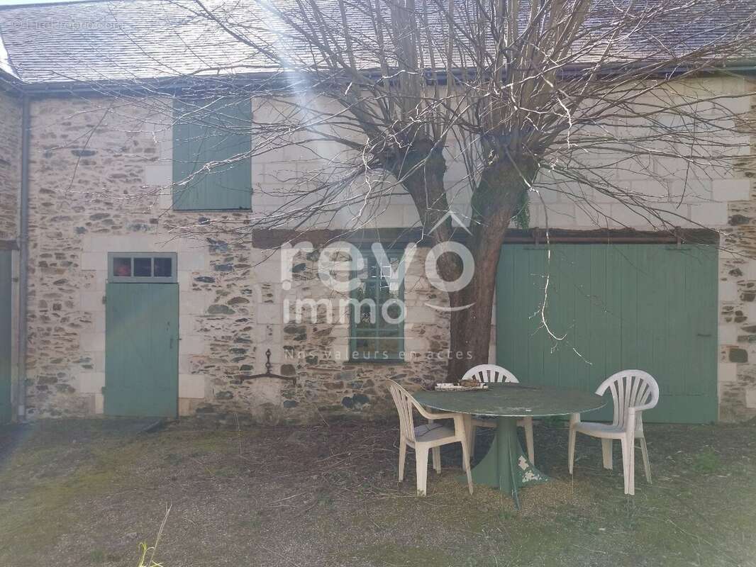 Belle demeure du 19ème dans petit village de caractère en bord de Loire - photo 2
