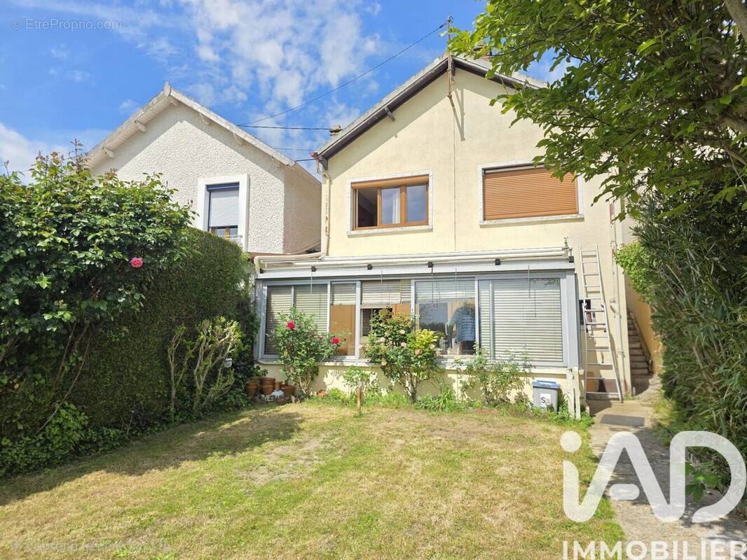 Photo 1 - Maison à JUZIERS