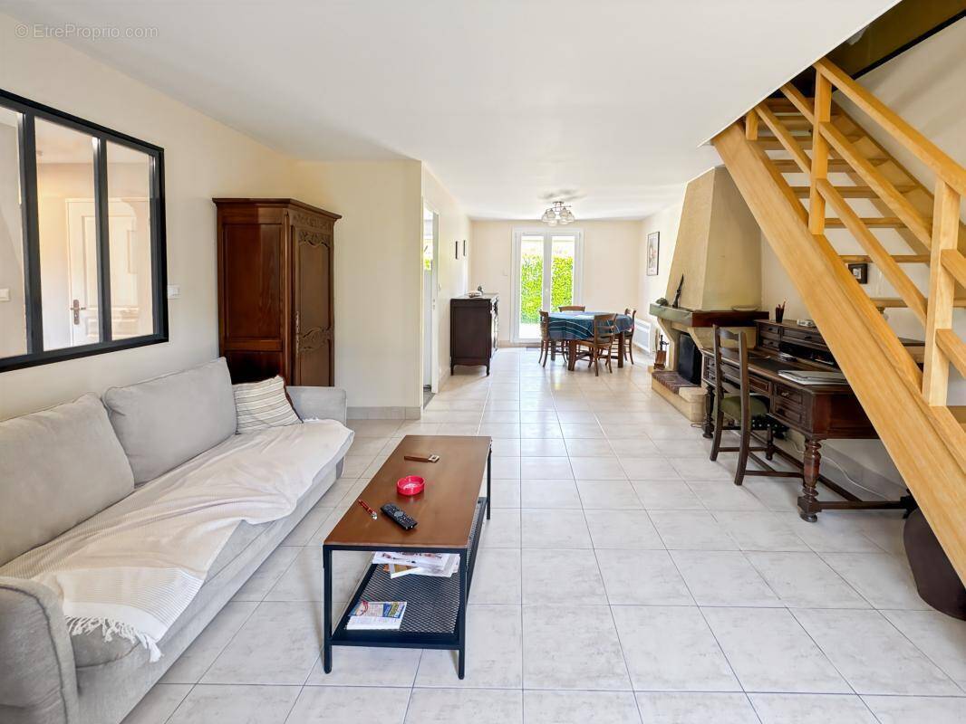 Maison à EQUEMAUVILLE