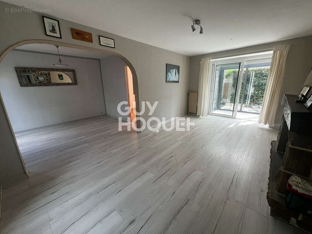 Maison à LE TRONCHET