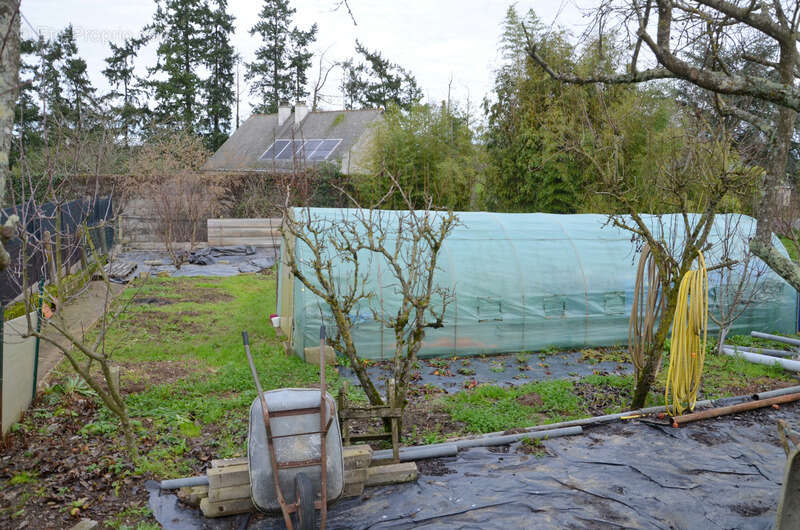 Maison à SAINT-JULIEN-DE-VOUVANTES