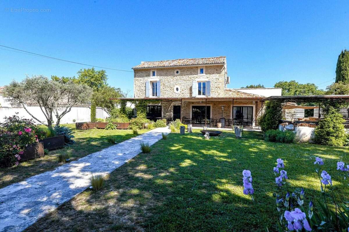 Maison à UZES