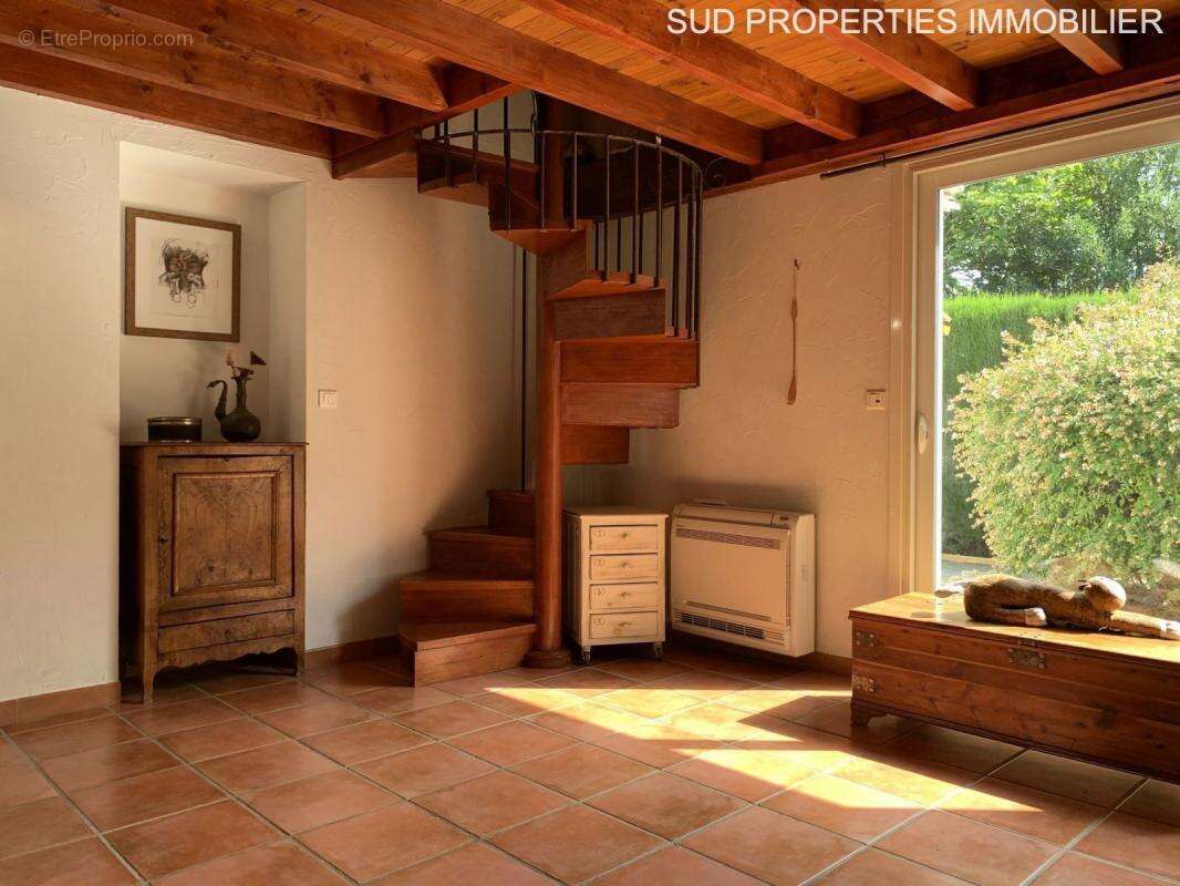 Maison à SAINT-ESTEVE