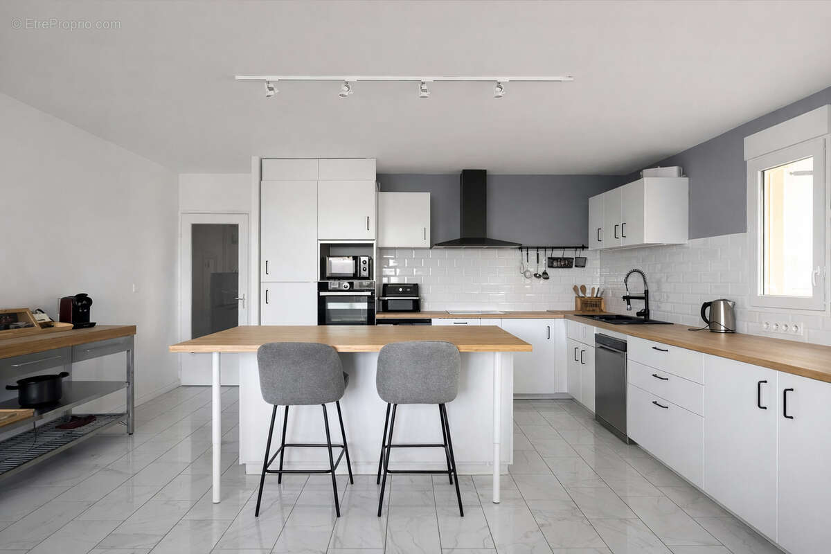 Appartement à SAINT-GENIS-LAVAL