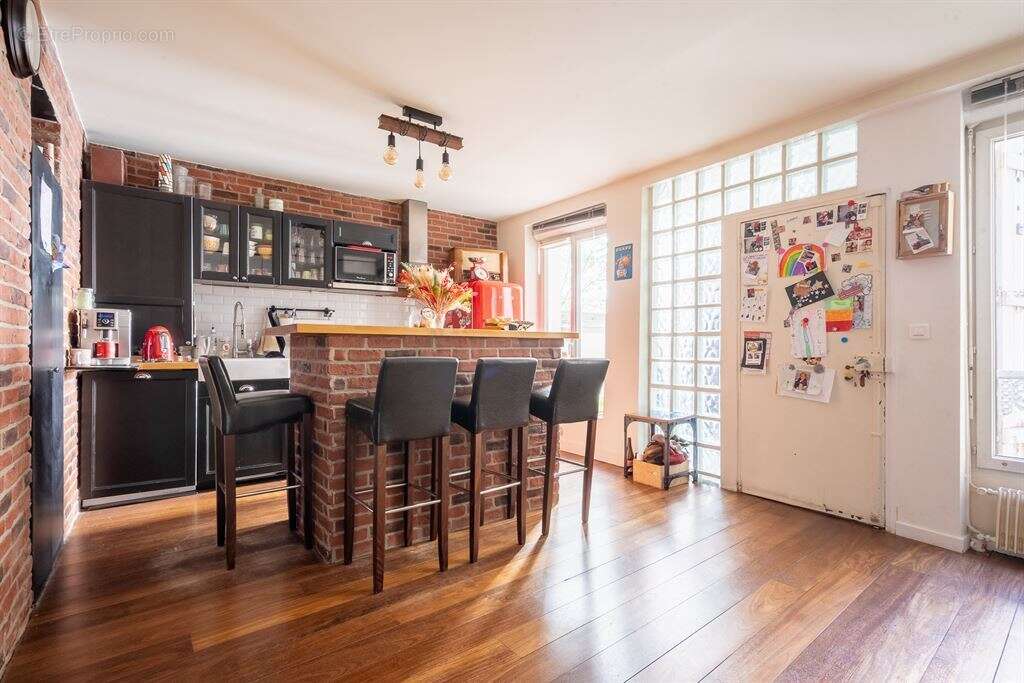 Appartement à PARIS-18E