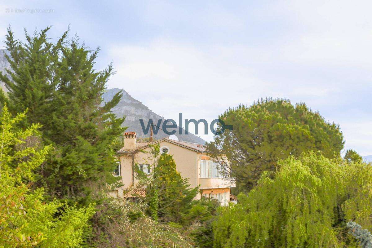 Appartement à VENCE