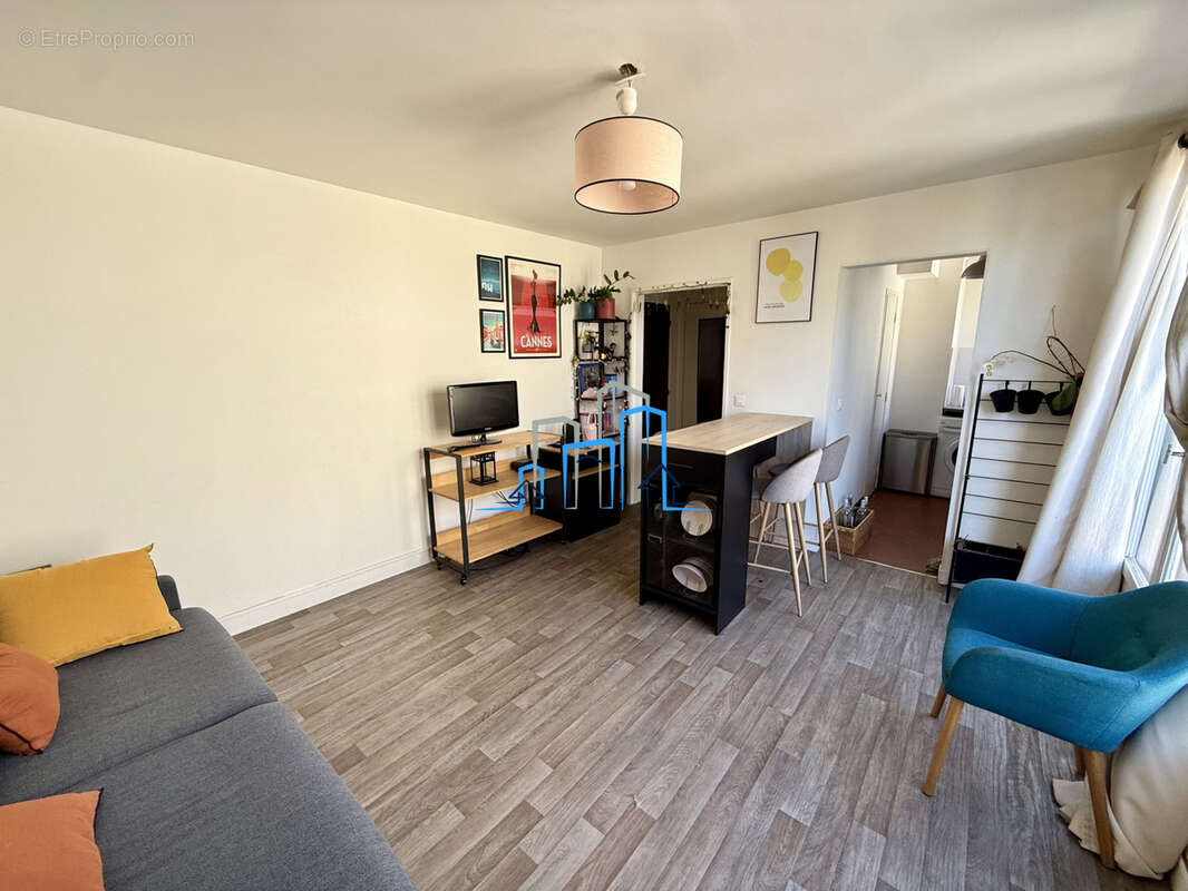 Appartement à PARIS-10E