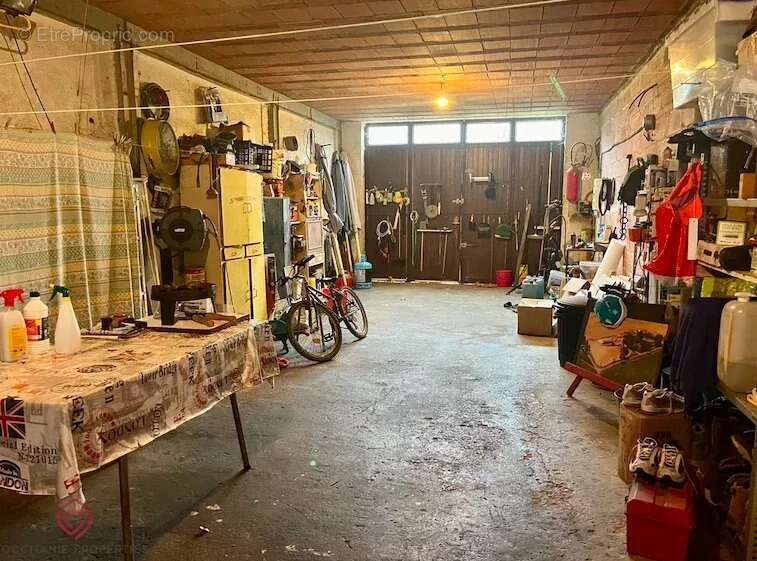 Maison à SAINT-JULIEN-DE-BRIOLA