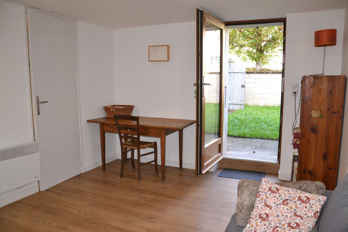 Maison à SAINT-SAUVES-D'AUVERGNE