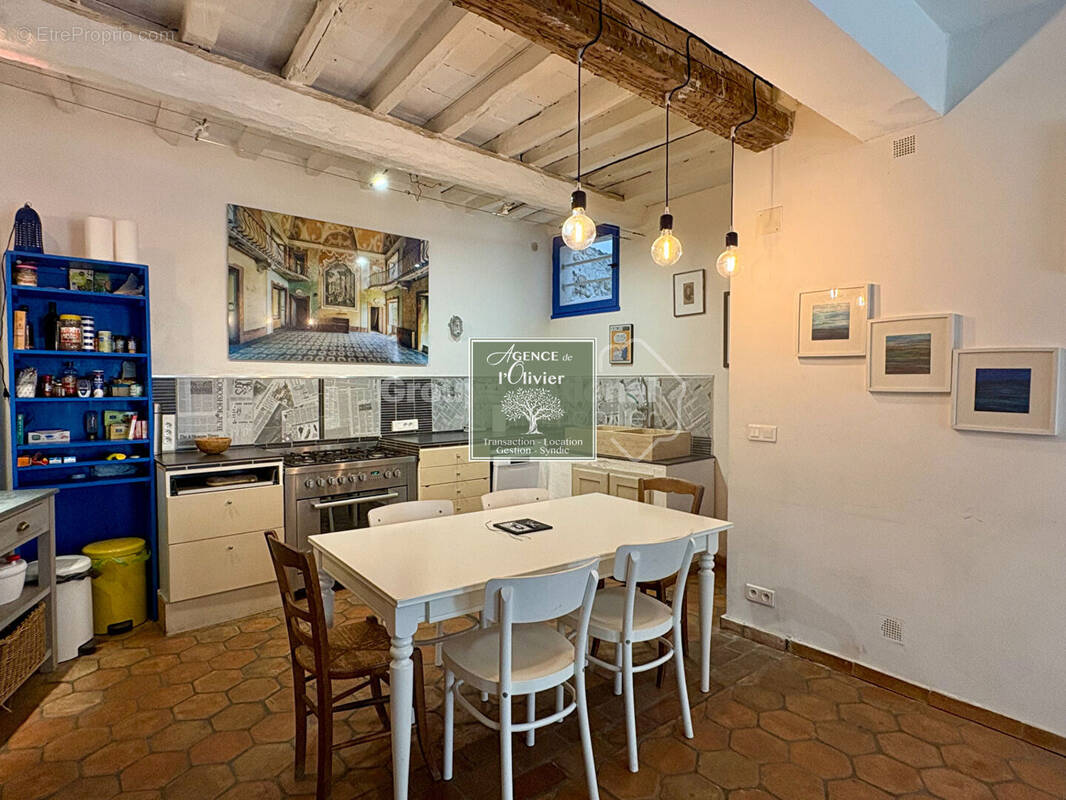 ARLES. Magnifique maison de ville avec terrasse - photo 2