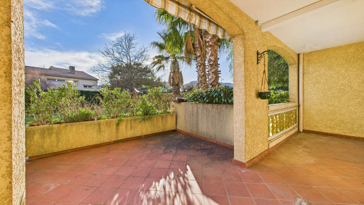 Appartement à HYERES