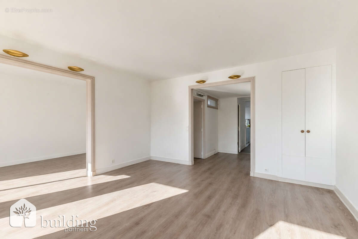 Appartement à NEUILLY-SUR-SEINE