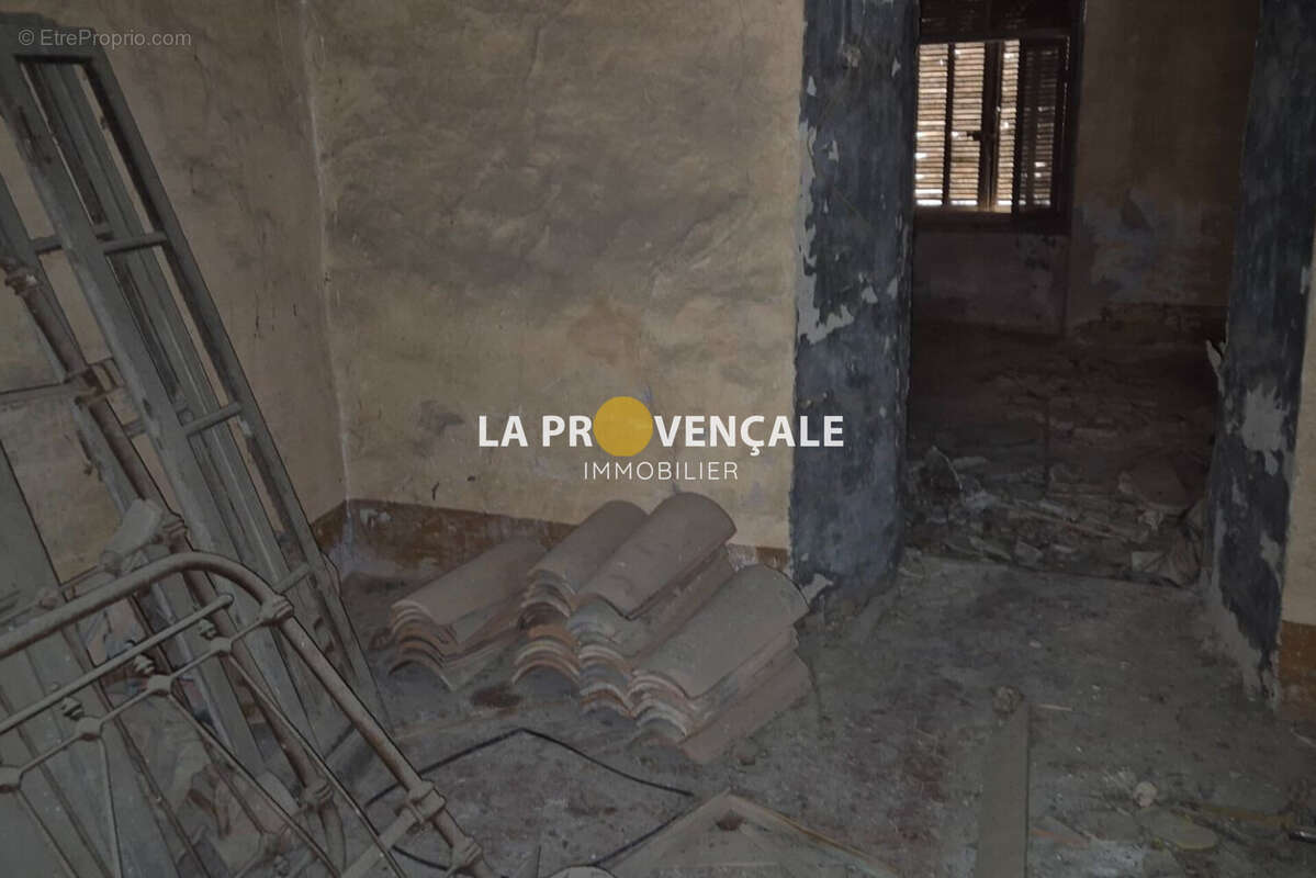 Appartement à POURCIEUX