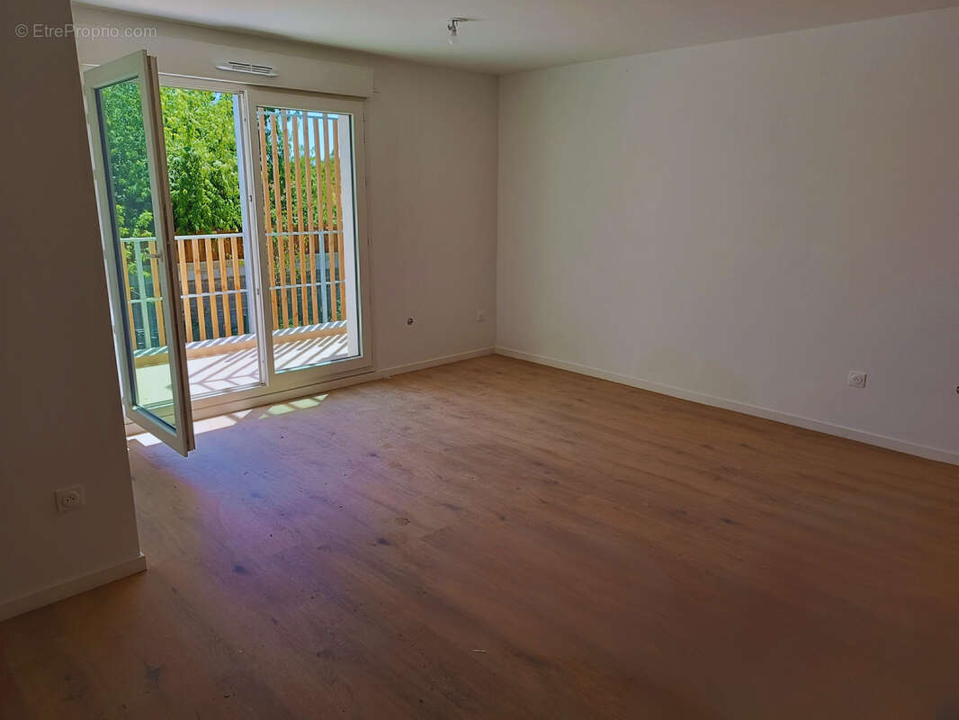 Appartement à FOURAS
