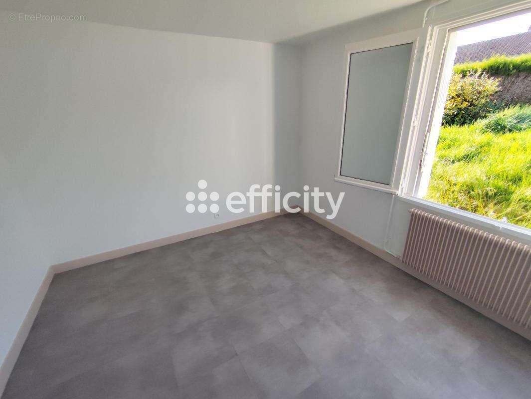 Maison à SAINTE-GAUBURGE-SAINTE-COLOMBE