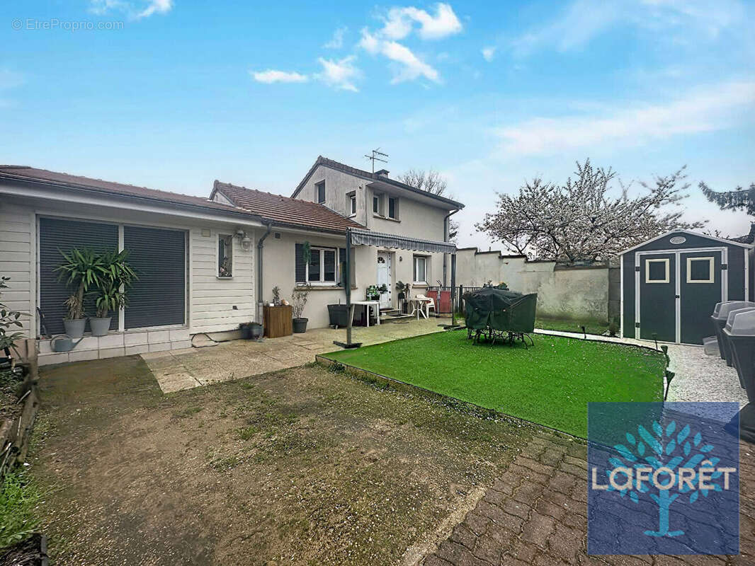 Maison à VIGNEUX-SUR-SEINE