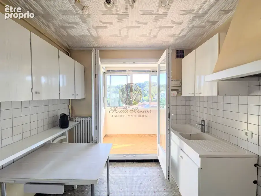 Vienne   Dernier étage traversant   T3 de 52m2 avec loggia - photo 3