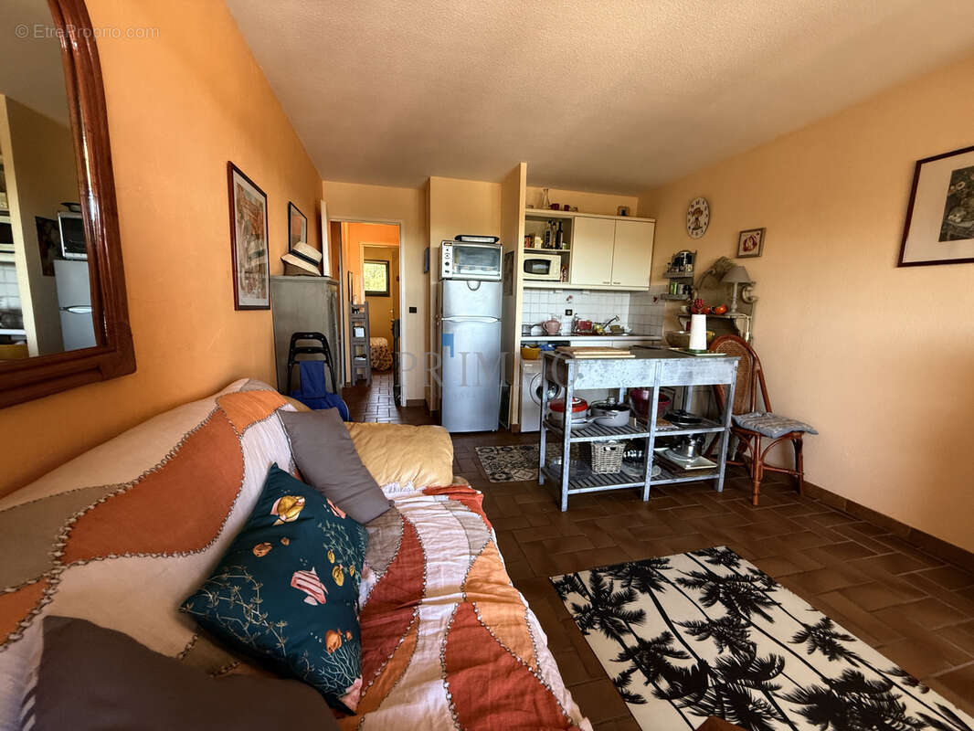 Appartement à ROQUEBRUNE-SUR-ARGENS