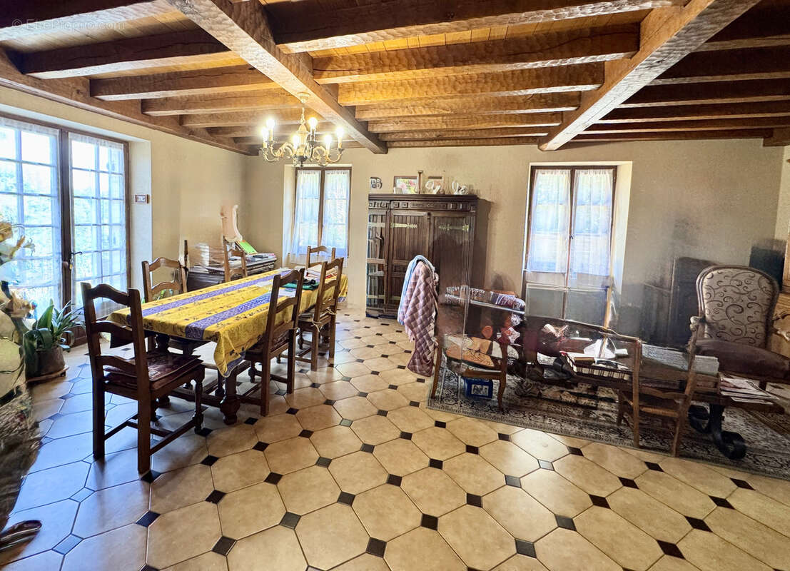 Maison à CARSAC-AILLAC