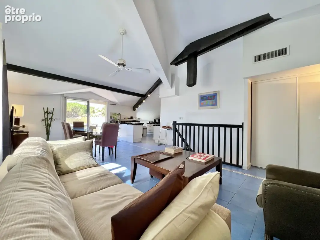 Appartement duplex 3 chambres avec grandes terrasses à Sainte Maxime. - photo 3