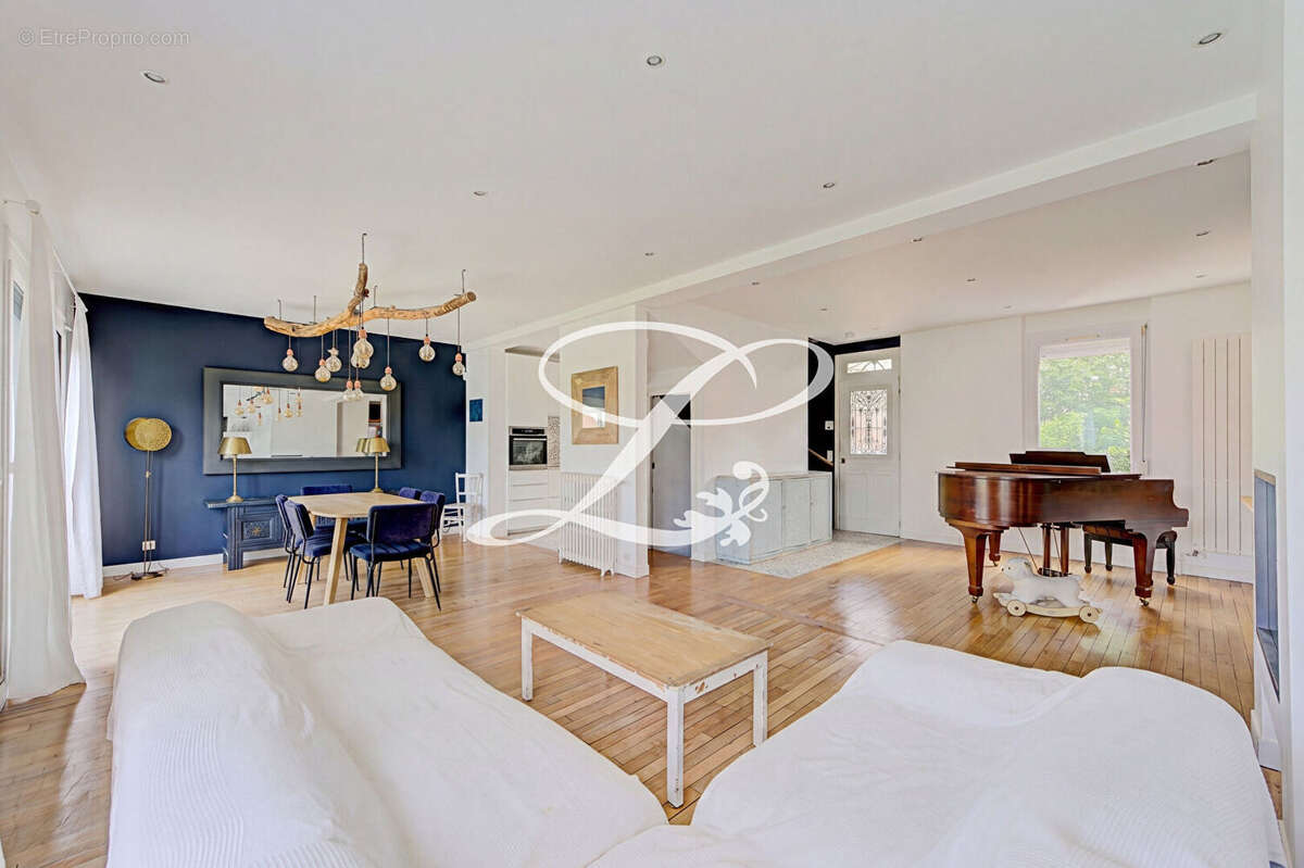 Maison Le Mesnil Le Roi 6 pièce(s) 138,78 m2 (173m² utile) - photo 2