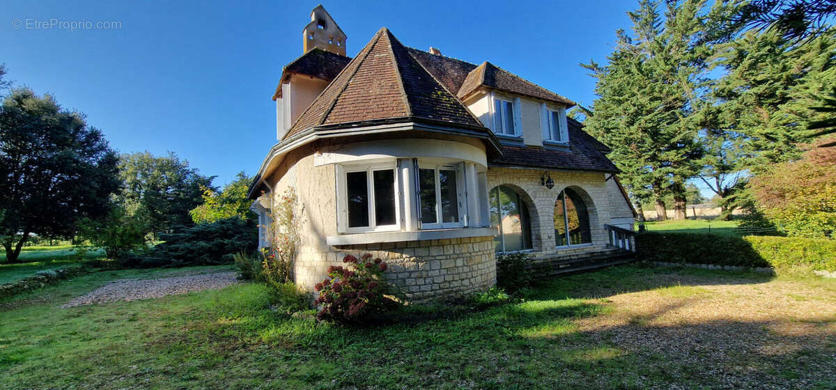 Maison à NEONS-SUR-CREUSE