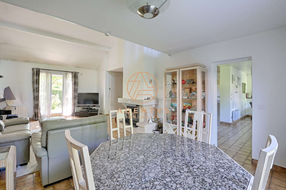 Maison à LE PLESSIS-TREVISE