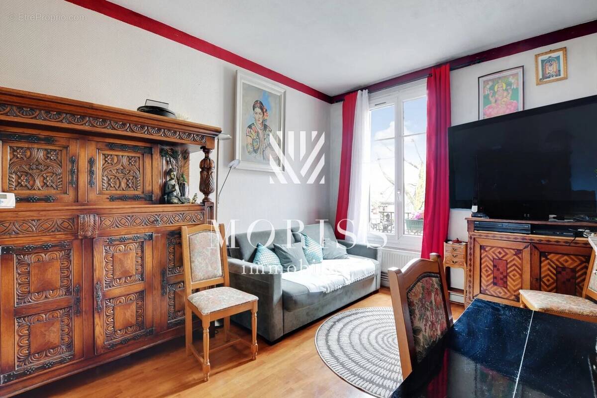 Appartement à LES LILAS