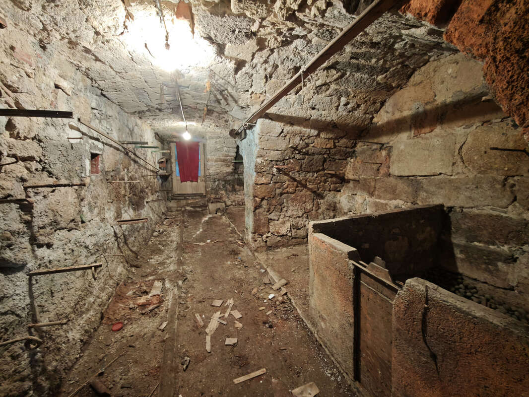 Maison de Village de type 3 avec cave. - photo 8