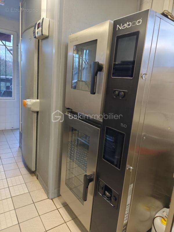 Commerce à AUREILHAN