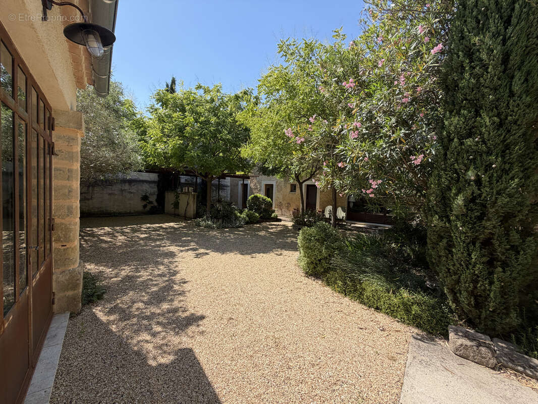 Maison à SAINT-QUENTIN-LA-POTERIE