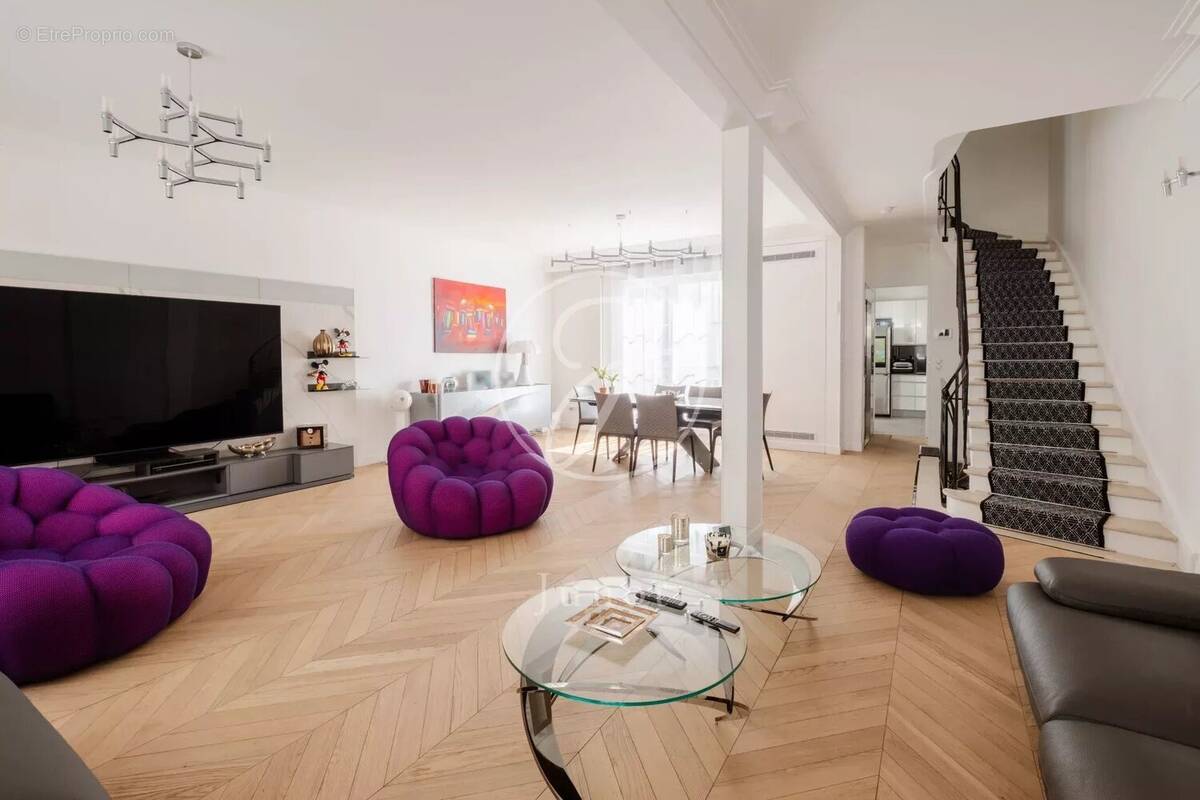 Maison à NEUILLY-SUR-SEINE