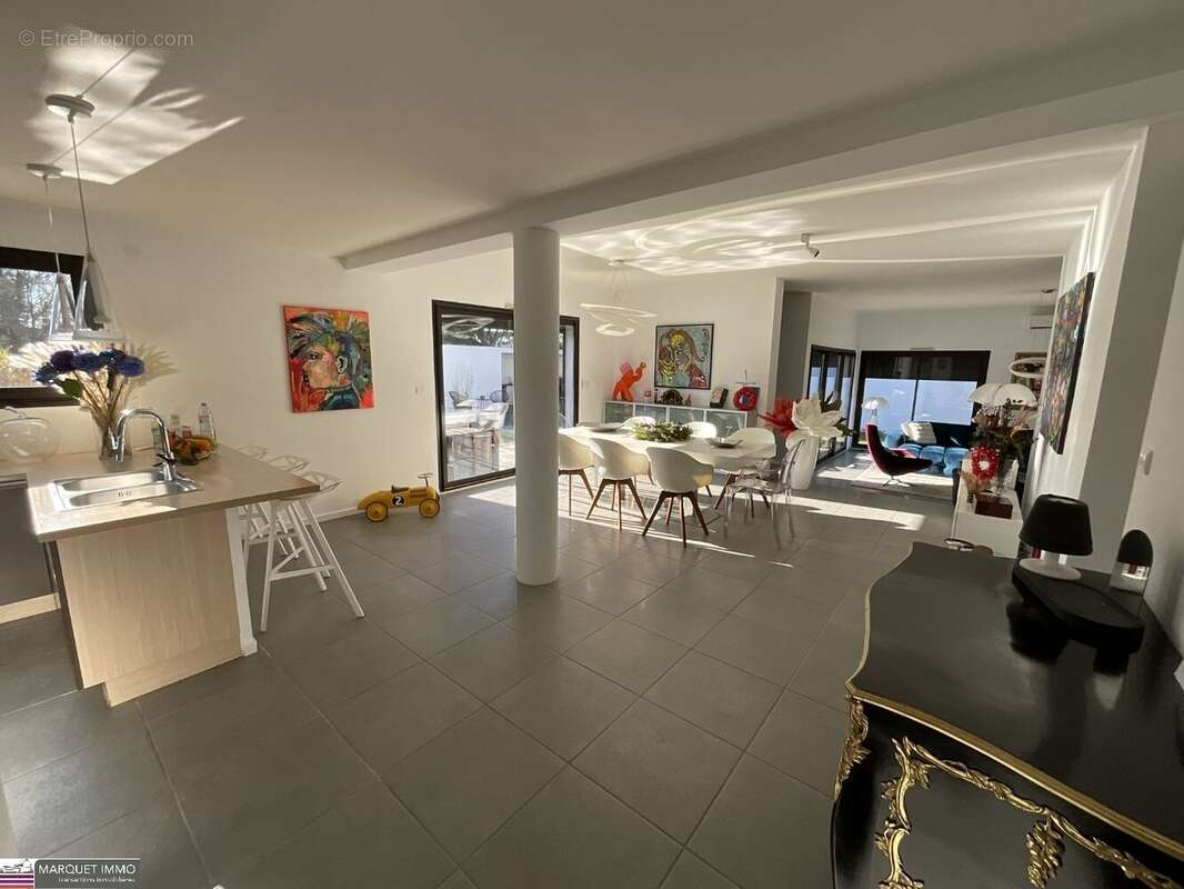 Maison à CORNEILHAN