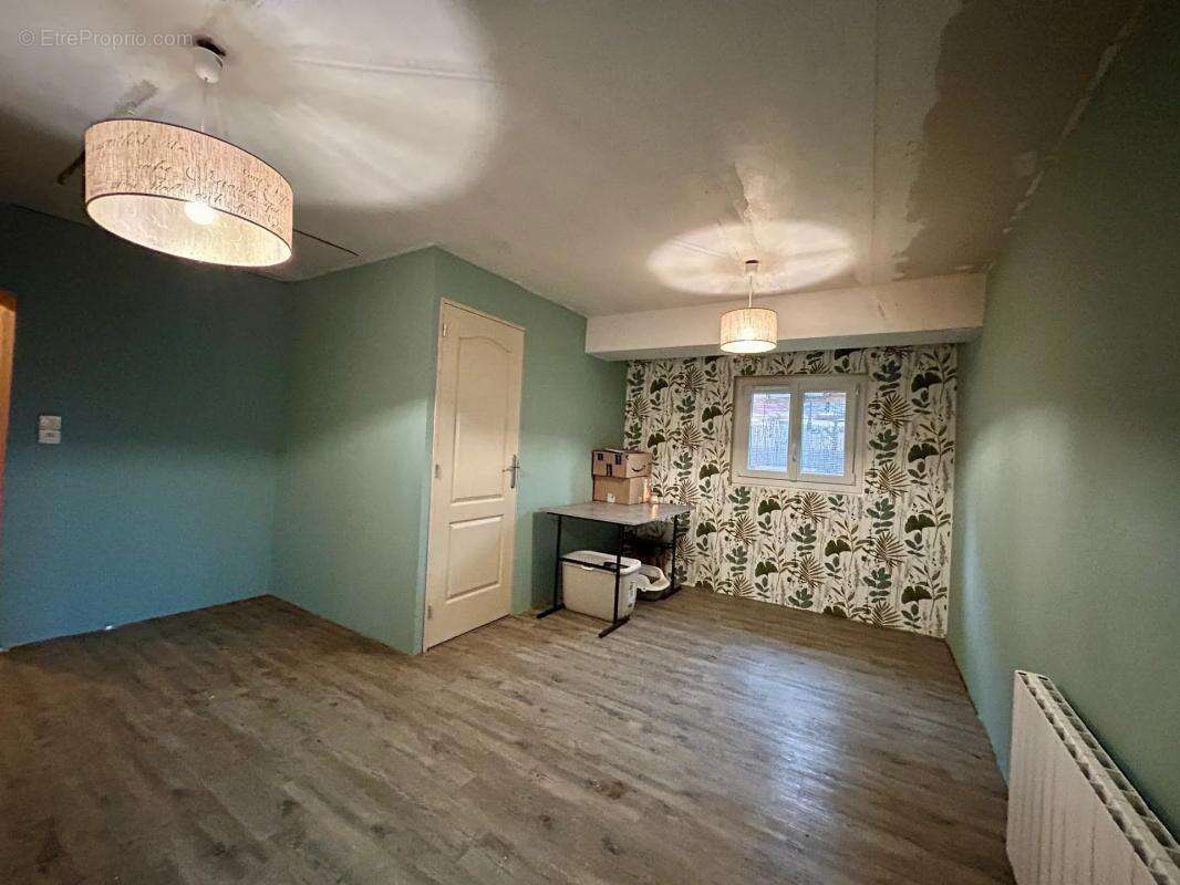 Maison de 6 pièces de 188 m² à Courcelles-la-Forêt - photo 4