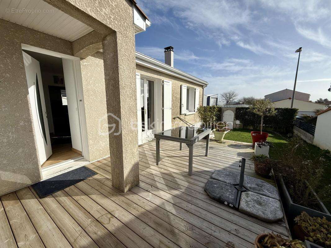 Maison à VAUX-SUR-MER