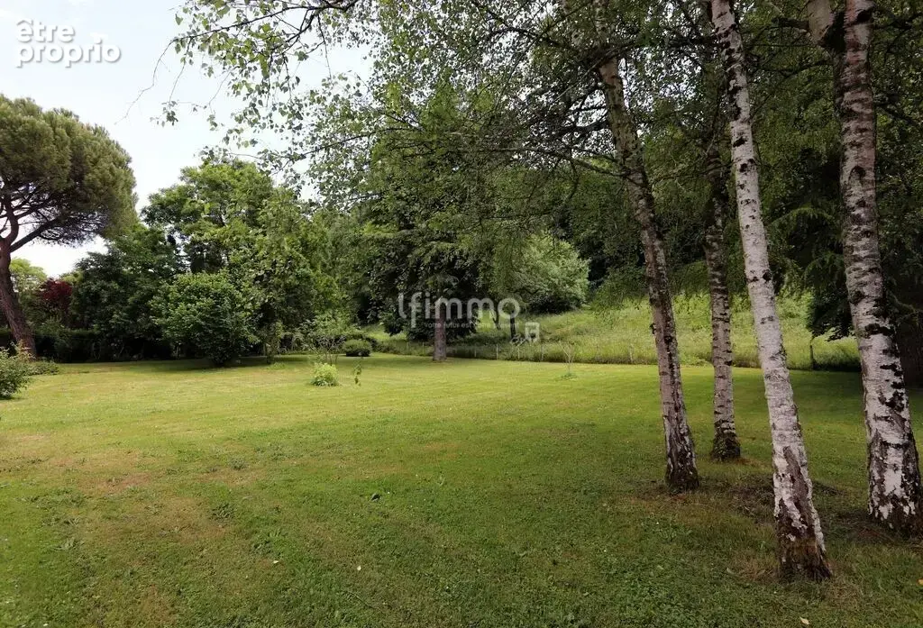 Maison - Immeuble de rapport de 185m² - photo 2