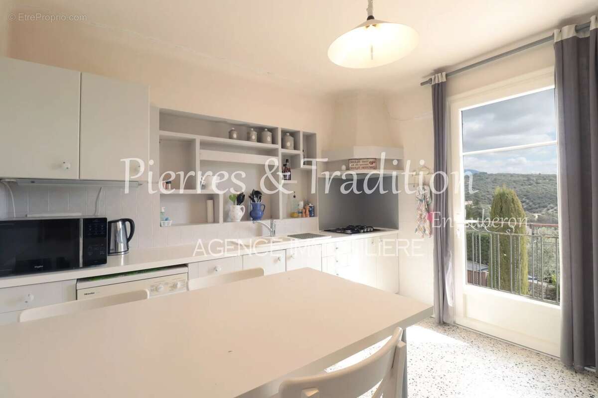 Maison à SAINT-SATURNIN-LES-APT