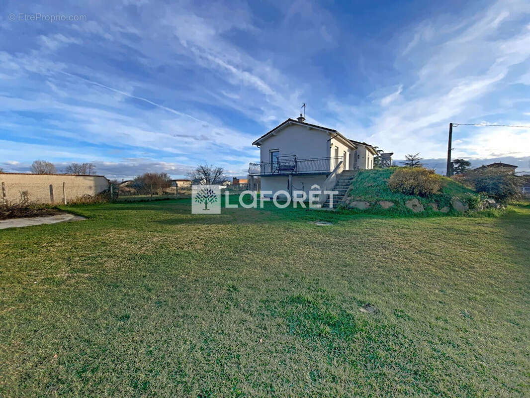 Maison à SURY-LE-COMTAL