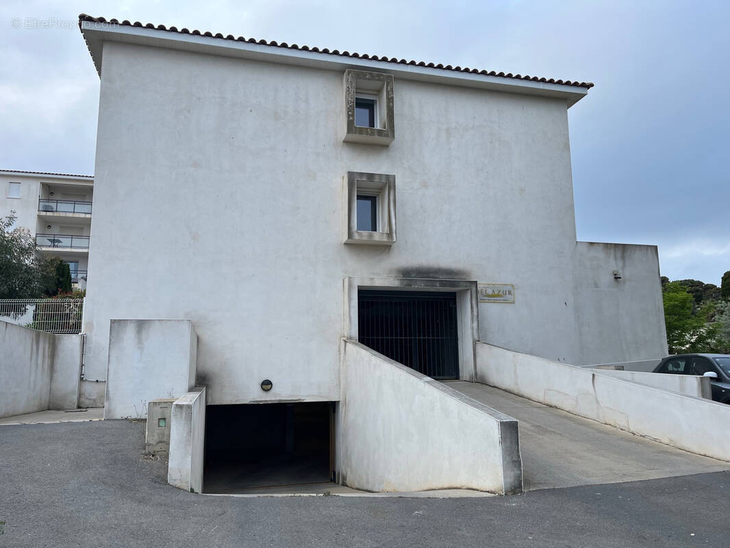 Parking à FLEURY