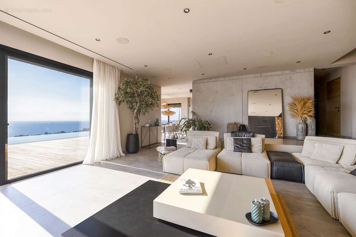 Maison à CARQUEIRANNE